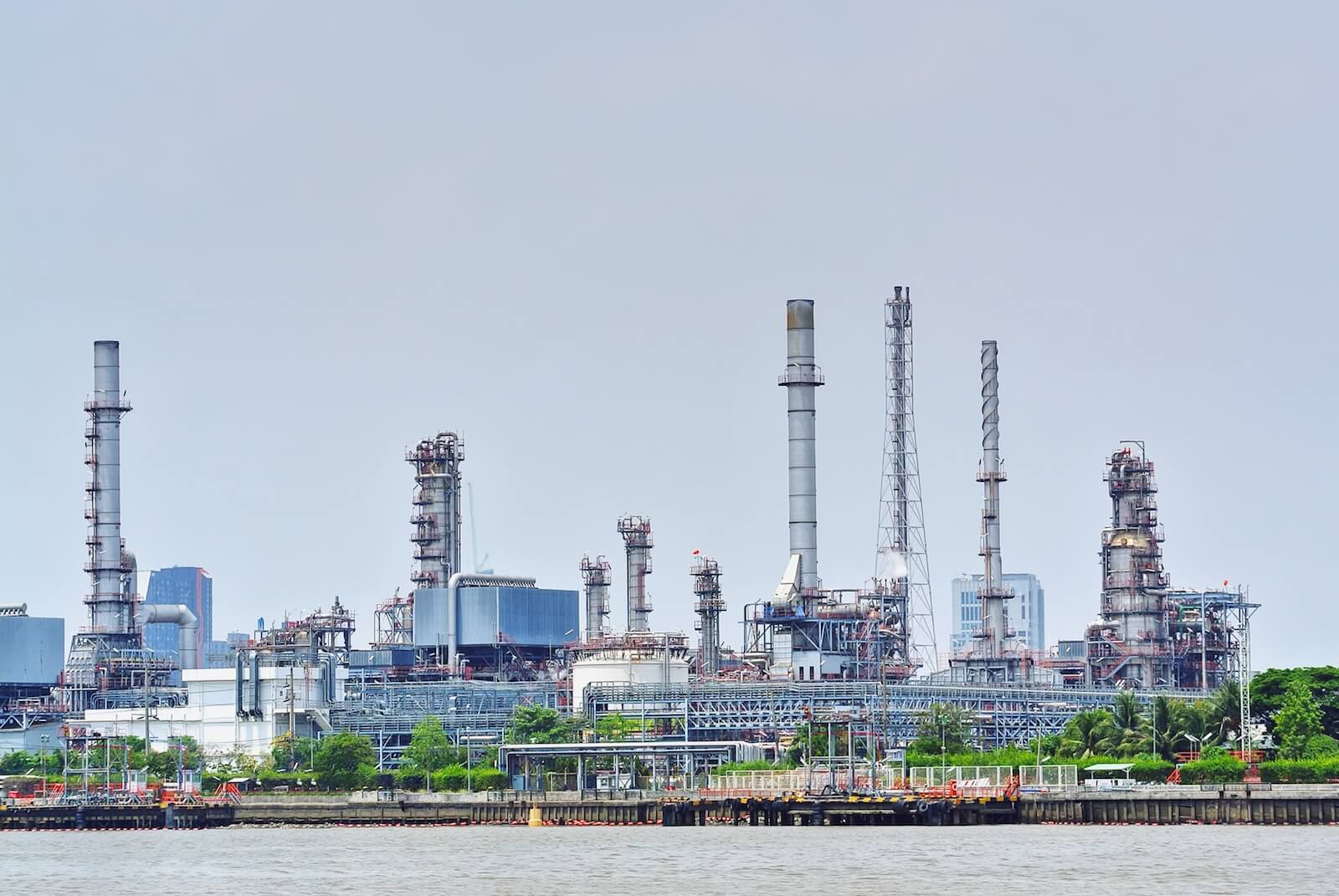 large-oil-refinery-plant-by-the-river_t20_Nx0WJE-Large.jpg large-oil-refinery-plant-by-the-river_t20_Nx0WJE-Large.jpg